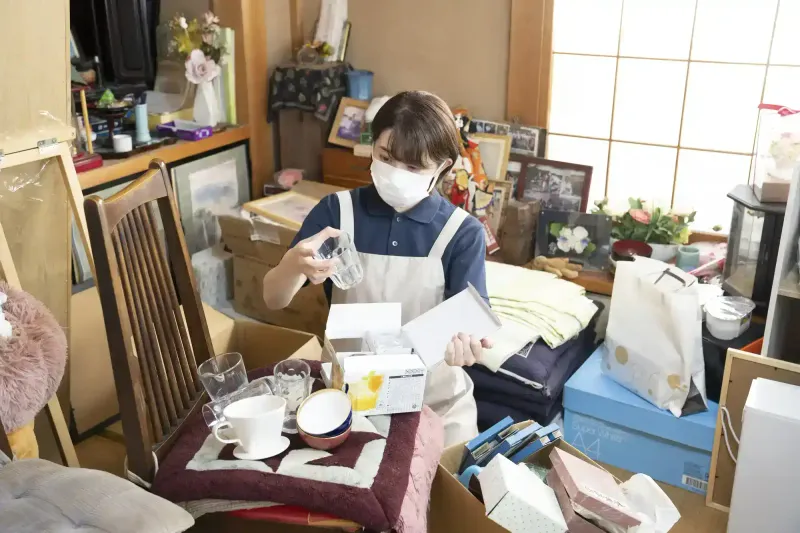 不用品回収業者による回収作業のイメージ